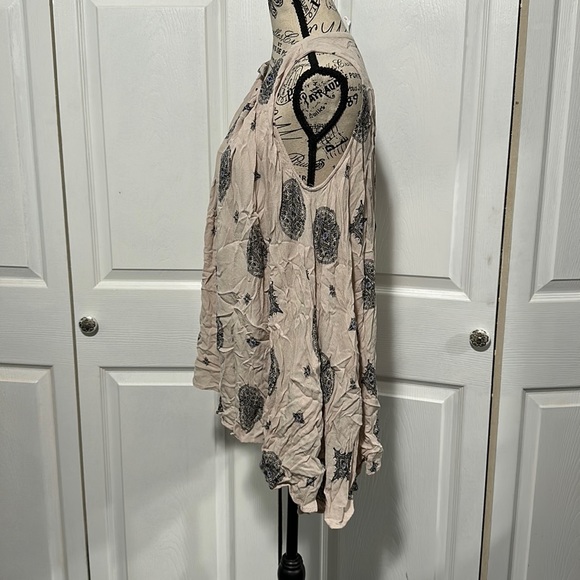 Free People x Urban Outfitters Tribal Print Top - Picture 5 of 10